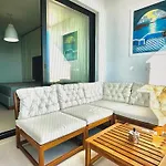 Royal Sea View Apartmán Sarandë