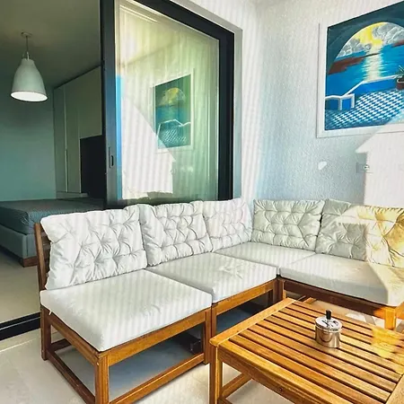 Royal Sea View Apartamento Sarandë